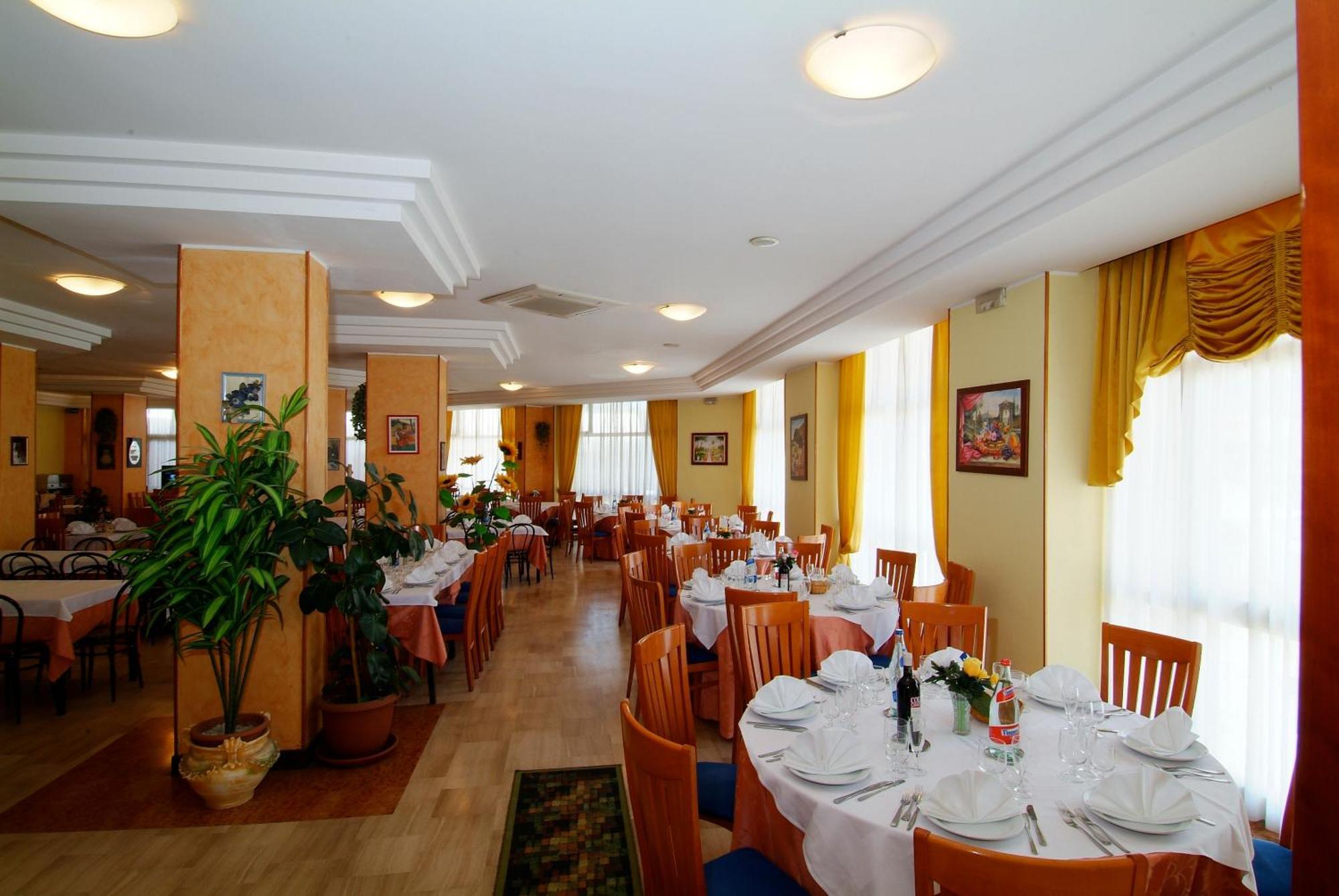 Grand Eurhotel Montesilvano Marina エクステリア 写真