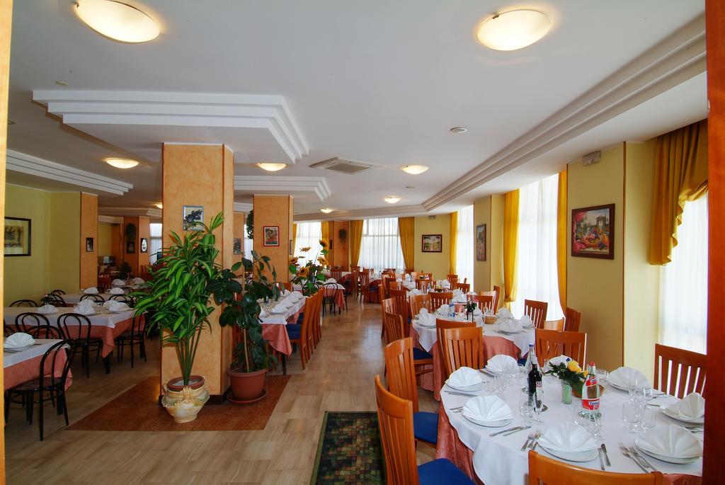 Grand Eurhotel Montesilvano Marina エクステリア 写真