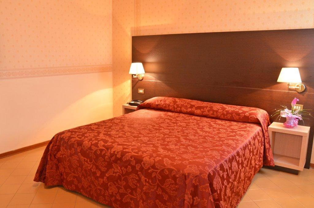 Grand Eurhotel Montesilvano Marina エクステリア 写真